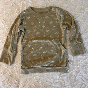 Goumi 5T Bamboo / Cotton Pocket Pull-Over Top. Long Sleeved with Thumb Holes